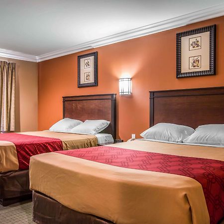 Baymont By Wyndham Ontario Hotel Luaran gambar