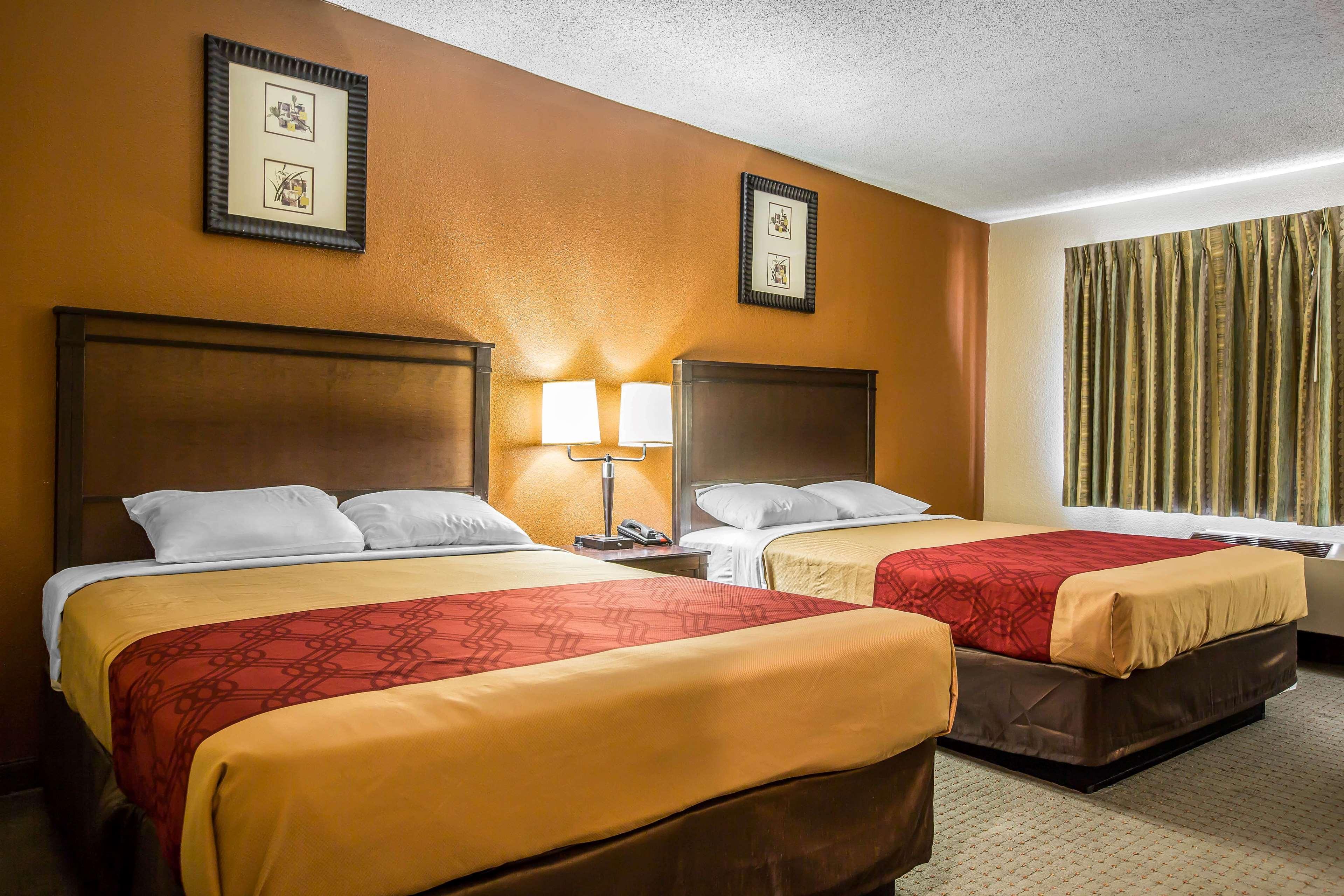 Baymont By Wyndham Ontario Hotel Luaran gambar